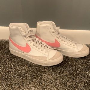 Womans Nike high tops size 7